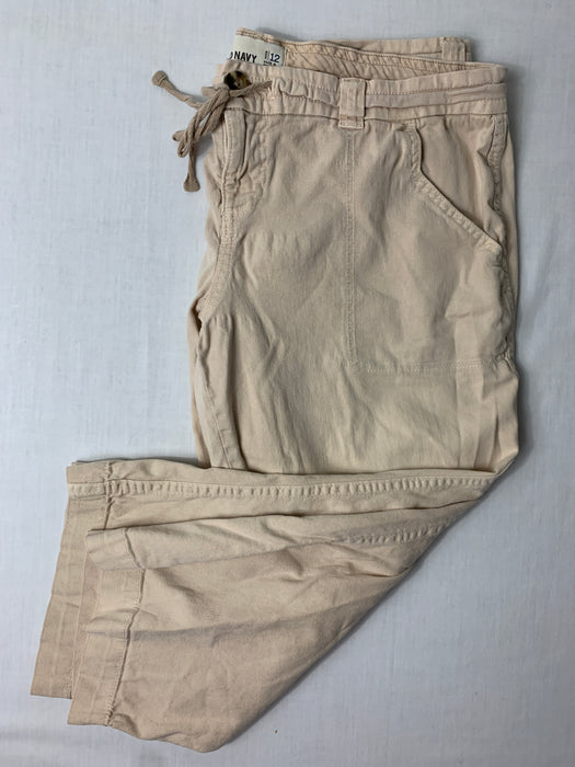 Old Navy Capri Pants Size 12 — Family Tree Resale 1
