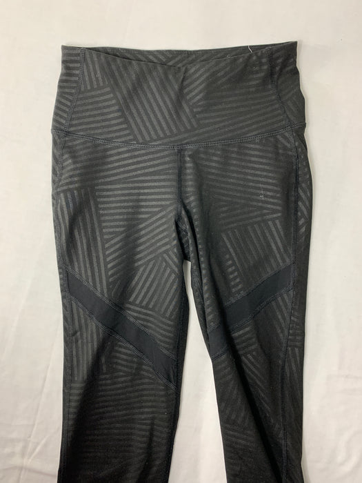 Old Navy Active Capri Pants Size Small — Family Tree Resale 1