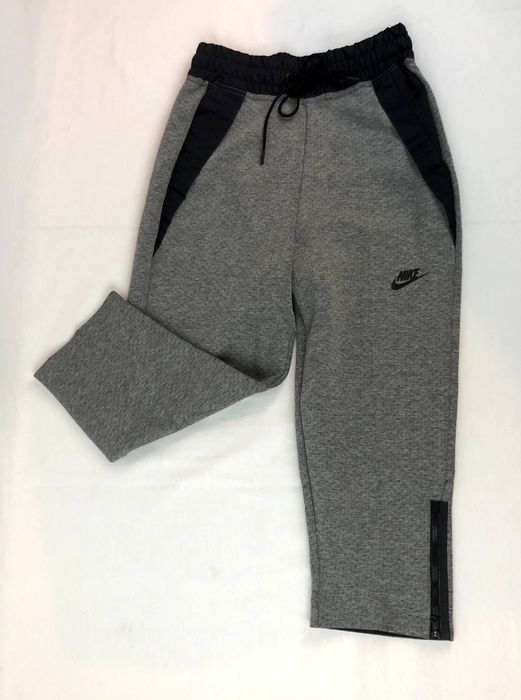 Nike Womens Athletic Capri Pants Size XS — Family Tree Resale 1